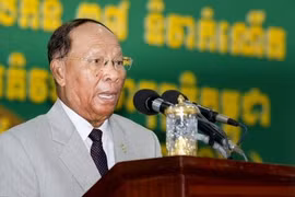 Cambodian NA President Heng Samrin begins official visit to Vietnam