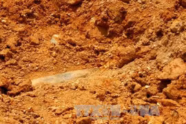 Quang Nam military forces defuse 300-kg bomb 