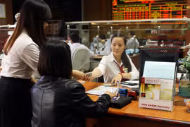 Deputy PM signs no-cash policy