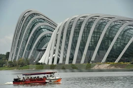 Singapore tourism posts record international arrivals in 2016