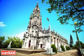 Quang Ninh authorities reject Tra Co church demolition rumour
