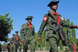 Myanmar: Thousands people march in support of military