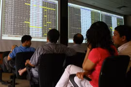 Market volatile despite recovery