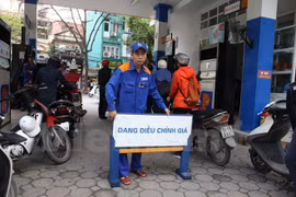 Petrol prices increase by over 400 VND per litre