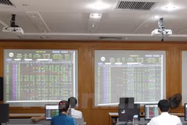 Shares fail to breach 790 points