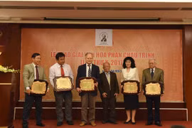 Vietnamese-French academic wins Phan Chau Trinh prize