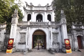 Thu Vong Nguyet exhibition opens at Temple of Literature