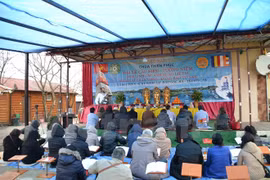 Vietnamese expats in Poland remember fallen soldiers