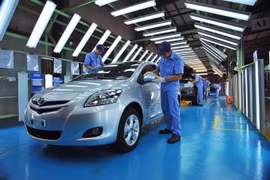 Toyota wants licence to import cars