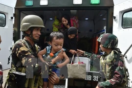 Philippine military declares humanitarian cease-fire in Marawi 