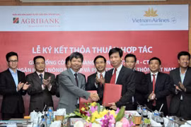 Vietnam Airlines and Agribank sign co-operation agreement
