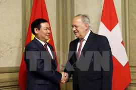 Deputy Prime Minister Vuong Dinh Hue visits Switzerland