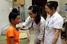 Young doctors volunteer to work in poor districts