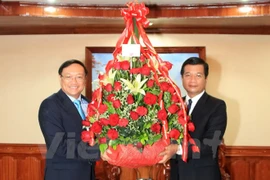 Vietnam congratulates LPRP on 62th founding anniversary