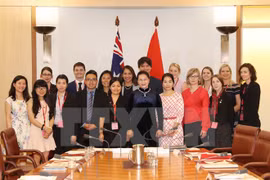 NA Chairwoman meets Australian students 