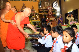 Renowned Vietnamese monk commemorated in Laos