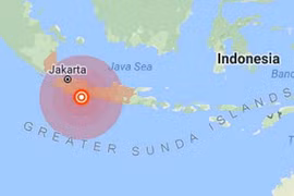 Strong earthquake shakes Indonesia