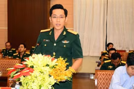 Young Vietnamese, Cambodian military officers hold exchange