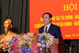 Financial sector urged to restructure state budget, public debts