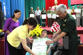 Defence Minister vows joint work with AO victims association 