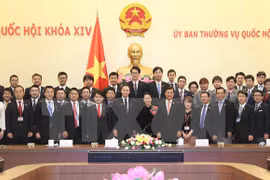 Top legislator welcomes young Japanese parliamentarians