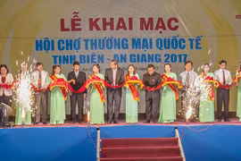 International border trade fair kicks off in An Giang