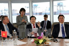 Vietnam studies seaport water management in Netherlands