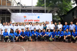 Young Hanoians engage in voluntary work in Vientiane