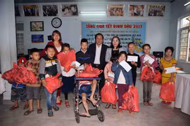  Children with HIV/AIDS celebrate Tet