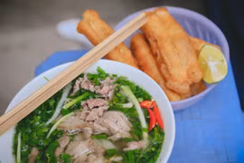 Vietnam’s Pho, fresh spring roll among world’s best 30 dishes
