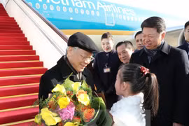 Party leader arrives in Beijing, beginning official visit to China