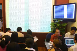 Local stocks rise on bargain hunting