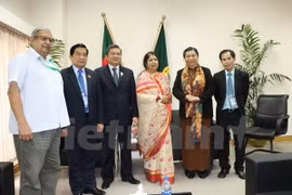 Vietnam develops relations with traditional partners