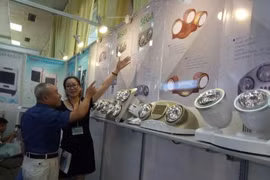Over 100 Zhejiang firms display products at export fair in Hanoi