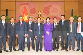 NA Chairwoman Nguyen Thi Kim Ngan receives Lao officials