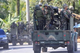 Philippine President considers martial law nationwide