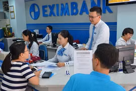Banks cut short-term deposit interest rates