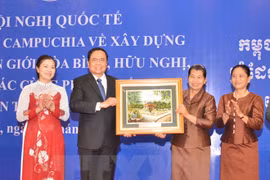 Vietnam, Cambodia commit to building peaceful borderline 