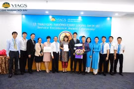 Vietnam Airlines’s subsidiaries receive international awards