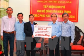 Flood victims in Quang Ngai receive financial aid