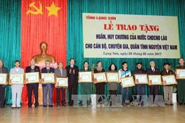 Lang Son: Volunteer experts honoured with Lao orders, medals