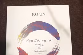Hanoi writers, poem lovers meet Korean poet Ko Un