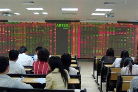 Local shares manage to recover slightly