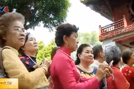 Overseas Vietnamese teachers in Thailand visit homeland