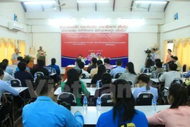 Vietnam helps Lao journalists enhance writing skills