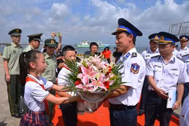 Vietnam Coast Guard ship continues exchange activities in Hainan