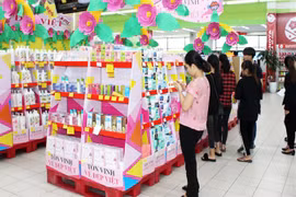 Gift market bursting ahead of Vietnamese Women’s Day
