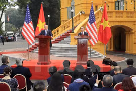 Vietnamese, US Presidents chair press conference