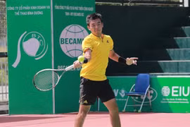 Nam enters quarter-final of Vietnam F3 Futures