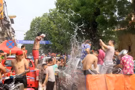 Traditional New Year celebration in full swing in Laos, Cambodia